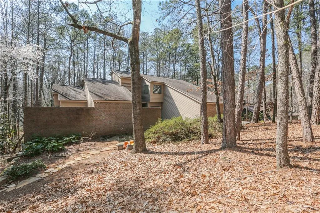 4 Misty Ridge Manor, Atlanta, Georgia 30327, 4 Bedrooms Bedrooms, ,3 BathroomsBathrooms,Residential,Sold,4 Misty Ridge Manor,5991942