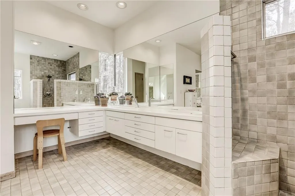 4 Misty Ridge Manor, Atlanta, Georgia 30327, 4 Bedrooms Bedrooms, ,3 BathroomsBathrooms,Residential,Sold,4 Misty Ridge Manor,5991942