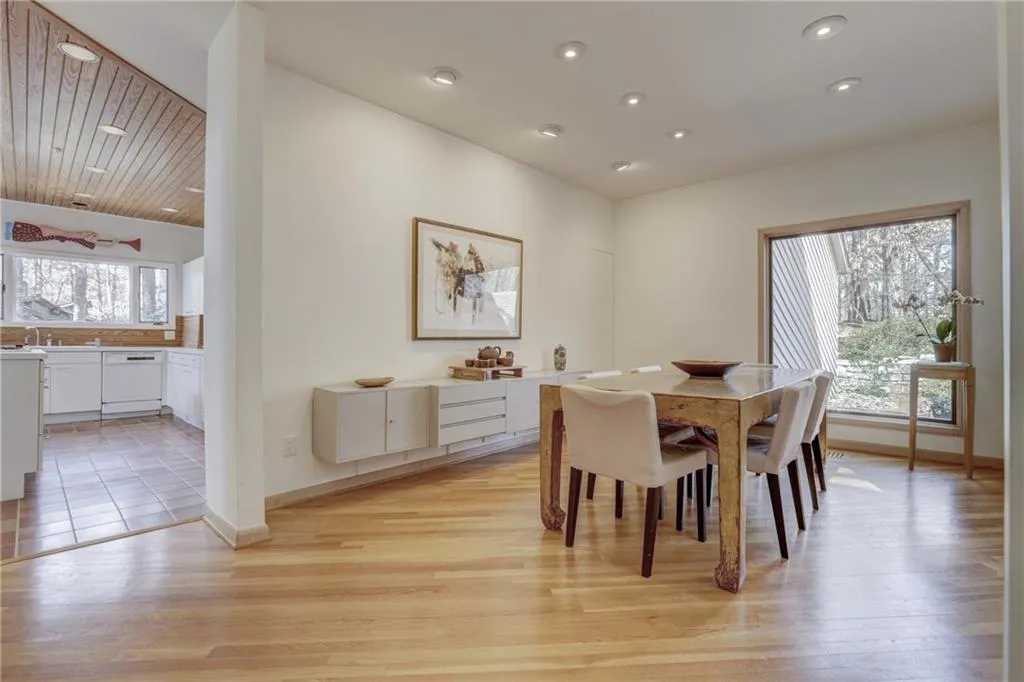 4 Misty Ridge Manor, Atlanta, Georgia 30327, 4 Bedrooms Bedrooms, ,3 BathroomsBathrooms,Residential,Sold,4 Misty Ridge Manor,5991942