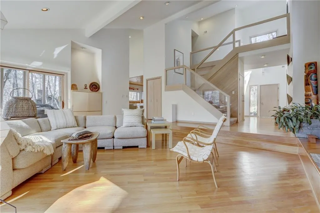 4 Misty Ridge Manor, Atlanta, Georgia 30327, 4 Bedrooms Bedrooms, ,3 BathroomsBathrooms,Residential,Sold,4 Misty Ridge Manor,5991942