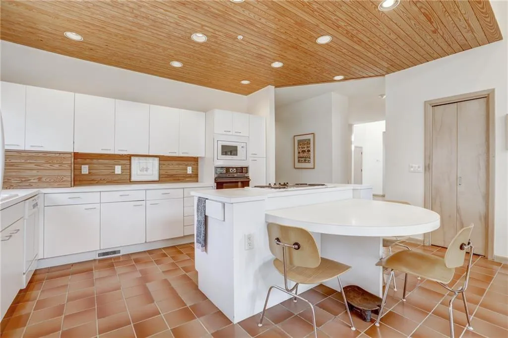 4 Misty Ridge Manor, Atlanta, Georgia 30327, 4 Bedrooms Bedrooms, ,3 BathroomsBathrooms,Residential,Sold,4 Misty Ridge Manor,5991942