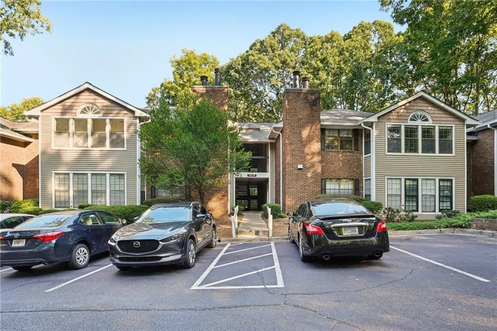 112 Barrington Hills Drive, Atlanta, Georgia 30350, 2 Bedrooms Bedrooms, ,2 BathroomsBathrooms,Residential,For Sale,112 Barrington Hills Drive,7650632