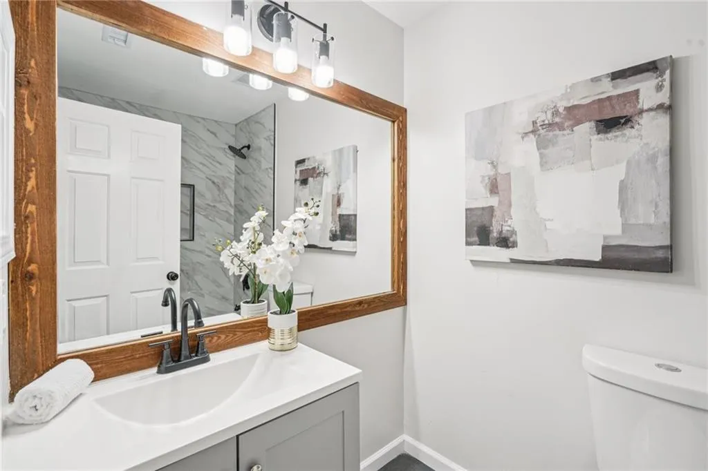 112 Barrington Hills Drive, Atlanta, Georgia 30350, 2 Bedrooms Bedrooms, ,2 BathroomsBathrooms,Residential,For Sale,112 Barrington Hills Drive,7650632