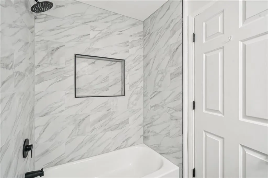 112 Barrington Hills Drive, Atlanta, Georgia 30350, 2 Bedrooms Bedrooms, ,2 BathroomsBathrooms,Residential,For Sale,112 Barrington Hills Drive,7650632