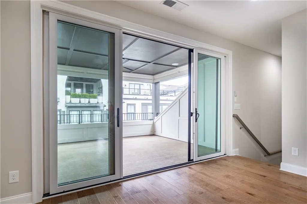 110 Ridgely Court Unit 23, Atlanta, Georgia 30342, 4 Bedrooms Bedrooms, ,4 BathroomsBathrooms,Residential,Sold,110 Ridgely Court Unit 23,6871549