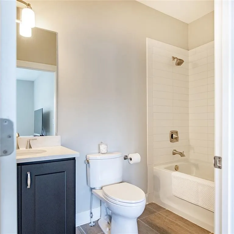 110 Ridgely Court Unit 23, Atlanta, Georgia 30342, 4 Bedrooms Bedrooms, ,4 BathroomsBathrooms,Residential,Sold,110 Ridgely Court Unit 23,6871549