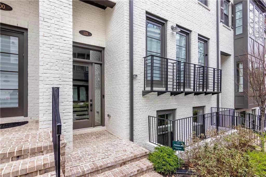 110 Ridgely Court Unit 23, Atlanta, Georgia 30342, 4 Bedrooms Bedrooms, ,4 BathroomsBathrooms,Residential,Sold,110 Ridgely Court Unit 23,6871549