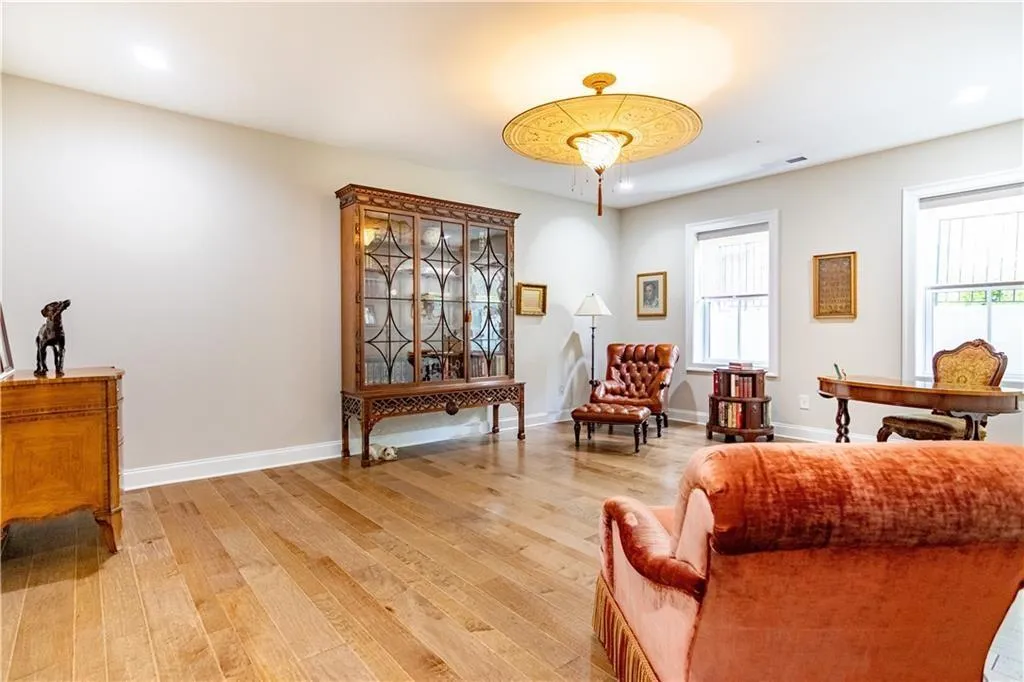 110 Ridgely Court Unit 23, Atlanta, Georgia 30342, 4 Bedrooms Bedrooms, ,4 BathroomsBathrooms,Residential,Sold,110 Ridgely Court Unit 23,6871549