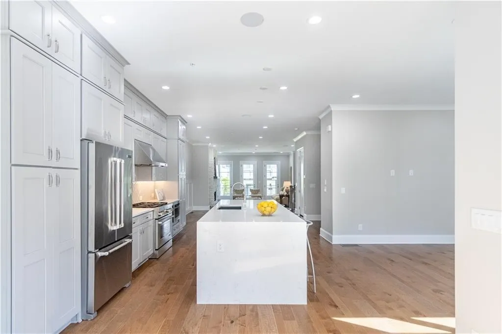 110 Ridgely Court Unit 23, Atlanta, Georgia 30342, 4 Bedrooms Bedrooms, ,4 BathroomsBathrooms,Residential,Sold,110 Ridgely Court Unit 23,6871549