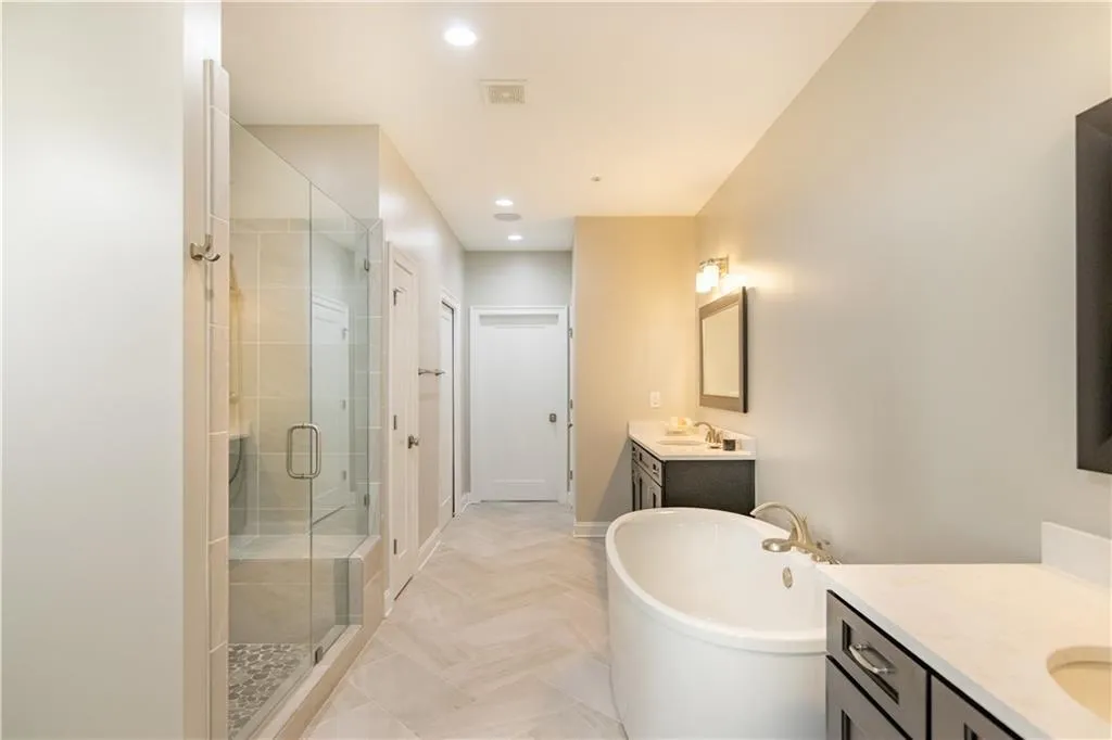 110 Ridgely Court Unit 23, Atlanta, Georgia 30342, 4 Bedrooms Bedrooms, ,4 BathroomsBathrooms,Residential,Sold,110 Ridgely Court Unit 23,6871549