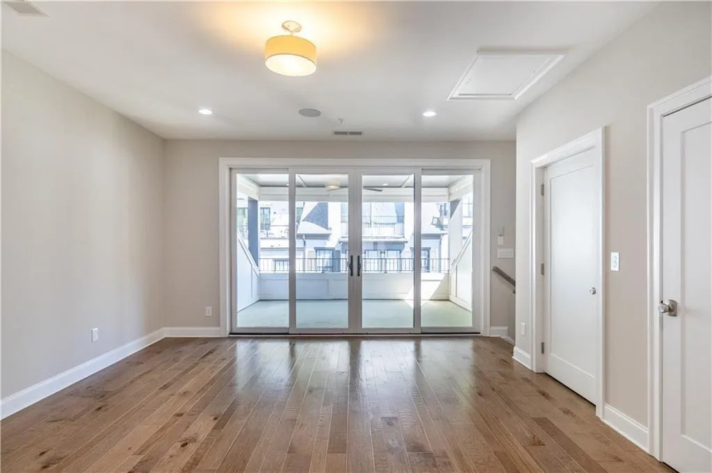 110 Ridgely Court Unit 23, Atlanta, Georgia 30342, 4 Bedrooms Bedrooms, ,4 BathroomsBathrooms,Residential,Sold,110 Ridgely Court Unit 23,6871549