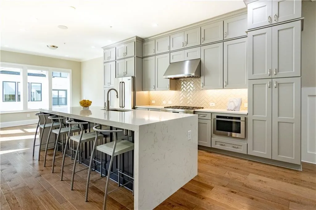 110 Ridgely Court Unit 23, Atlanta, Georgia 30342, 4 Bedrooms Bedrooms, ,4 BathroomsBathrooms,Residential,Sold,110 Ridgely Court Unit 23,6871549