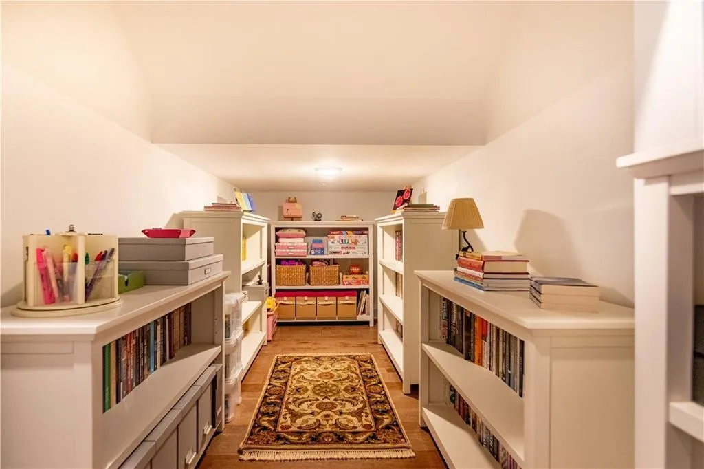 110 Ridgely Court Unit 23, Atlanta, Georgia 30342, 4 Bedrooms Bedrooms, ,4 BathroomsBathrooms,Residential,Sold,110 Ridgely Court Unit 23,6871549