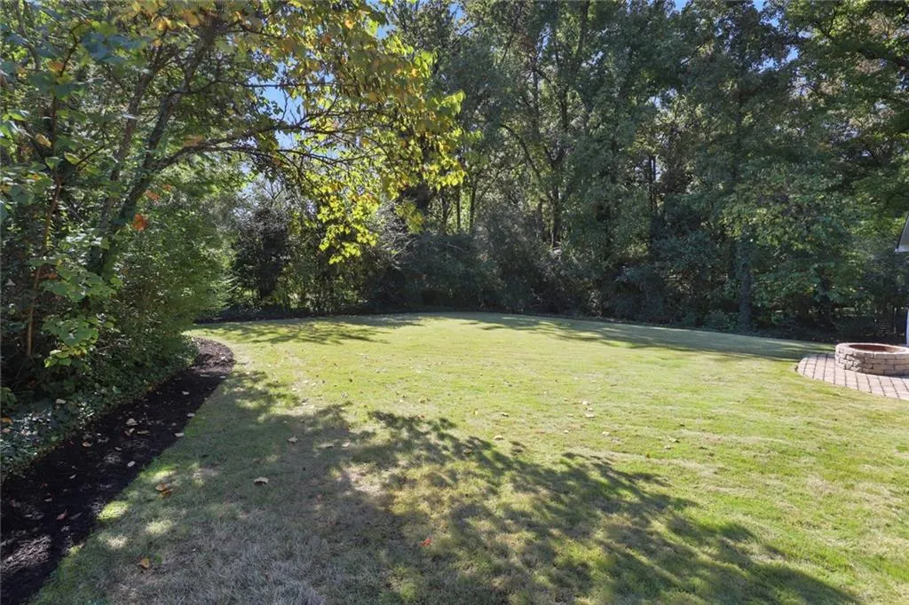 641 Hammond Drive, Sandy Springs, Georgia 30328, 4 Bedrooms Bedrooms, ,2 BathroomsBathrooms,Residential,Sold,641 Hammond Drive,6804934
