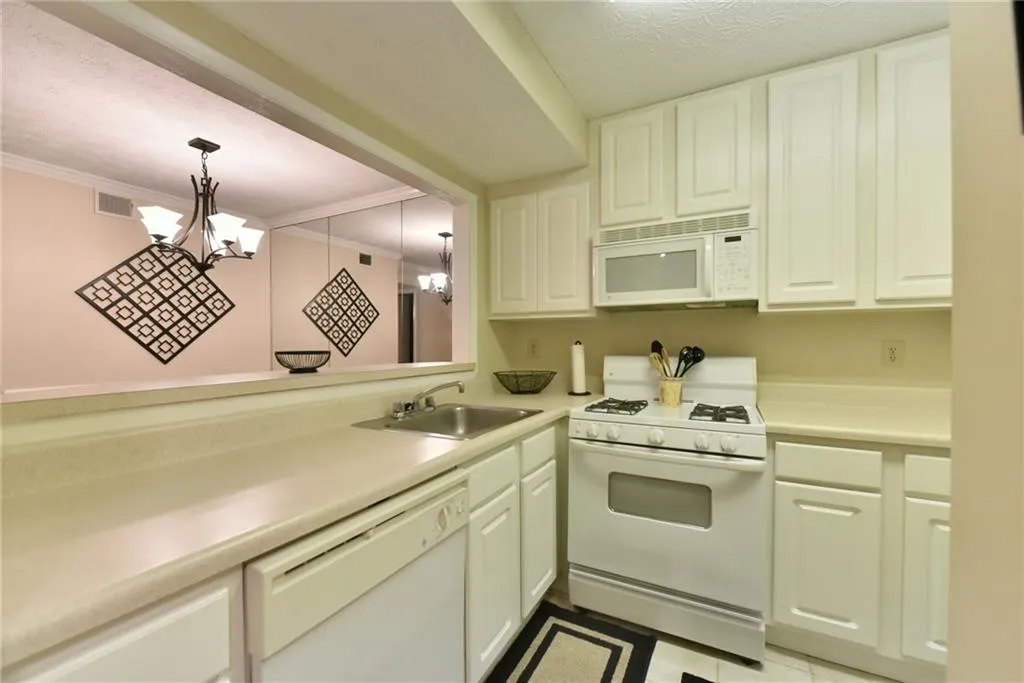 605 River Run Drive, Atlanta, Georgia 30350, 1 Bedroom Bedrooms, ,1 BathroomBathrooms,Residential,Sold,605 River Run Drive,5879450