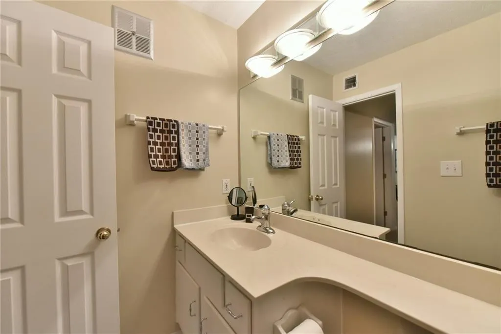 605 River Run Drive, Atlanta, Georgia 30350, 1 Bedroom Bedrooms, ,1 BathroomBathrooms,Residential,Sold,605 River Run Drive,5879450