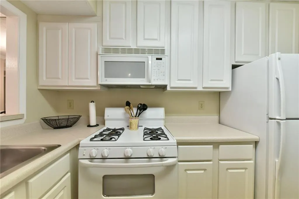 605 River Run Drive, Atlanta, Georgia 30350, 1 Bedroom Bedrooms, ,1 BathroomBathrooms,Residential,Sold,605 River Run Drive,5879450
