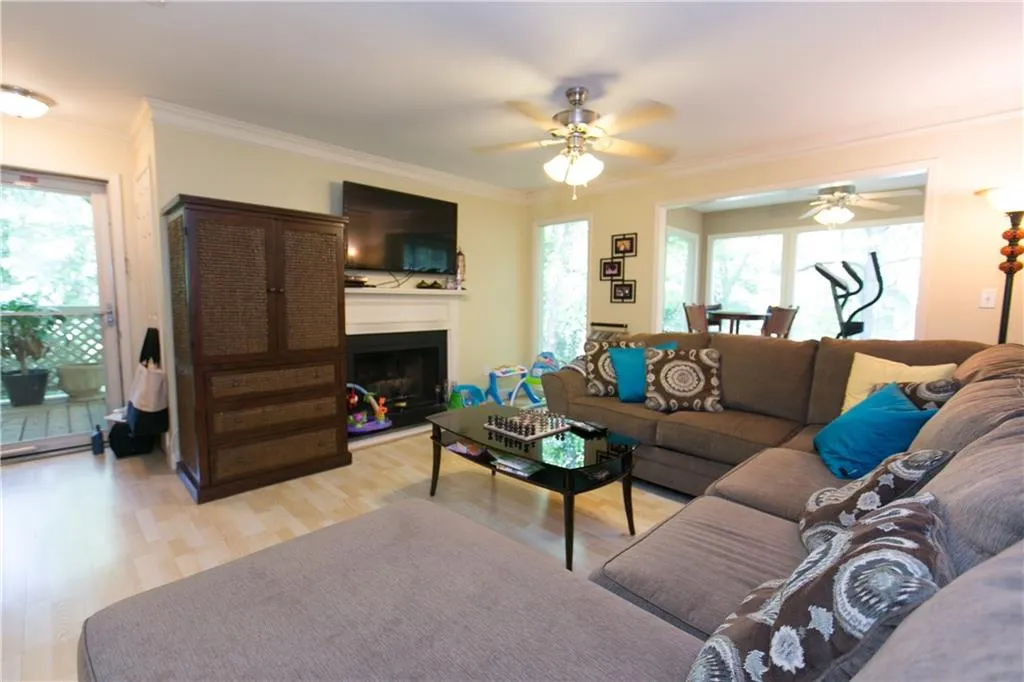 704 Vicksburg Place, Sandy Springs, Georgia 30350, 3 Bedrooms Bedrooms, ,2 BathroomsBathrooms,Residential,Sold,704 Vicksburg Place,5687266