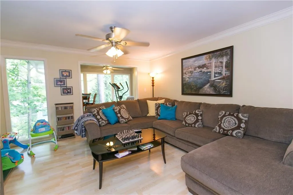 704 Vicksburg Place, Sandy Springs, Georgia 30350, 3 Bedrooms Bedrooms, ,2 BathroomsBathrooms,Residential,Sold,704 Vicksburg Place,5687266