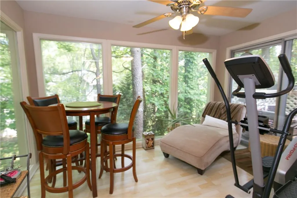 704 Vicksburg Place, Sandy Springs, Georgia 30350, 3 Bedrooms Bedrooms, ,2 BathroomsBathrooms,Residential,Sold,704 Vicksburg Place,5687266