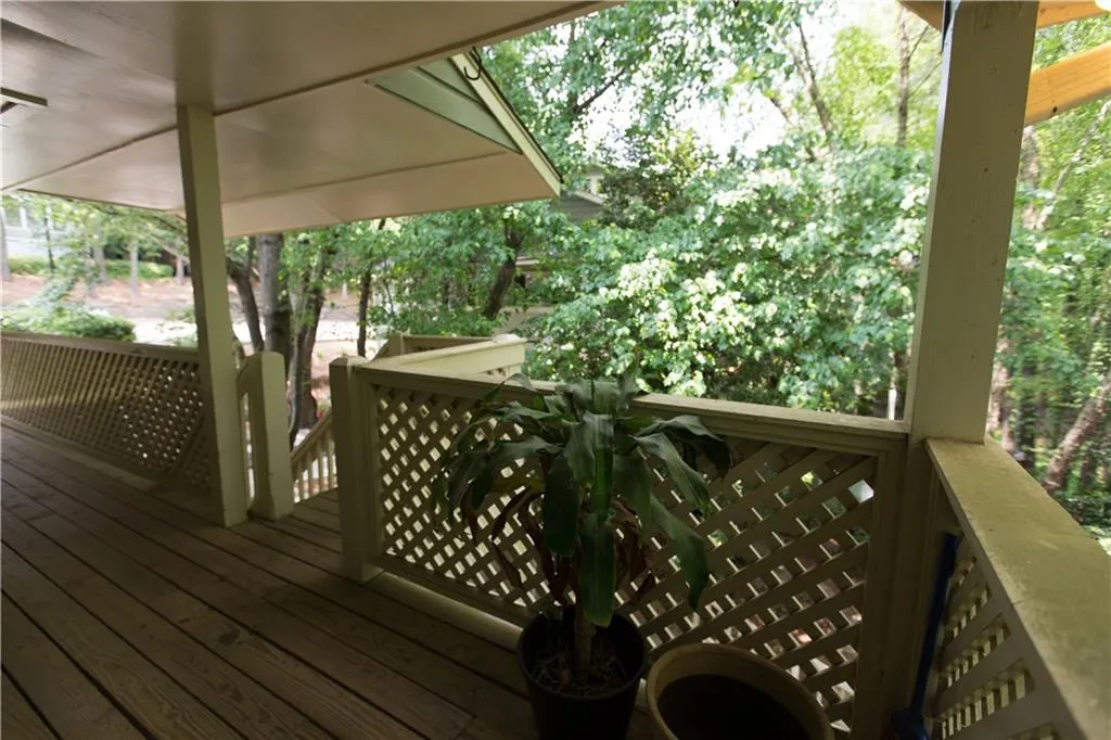 704 Vicksburg Place, Sandy Springs, Georgia 30350, 3 Bedrooms Bedrooms, ,2 BathroomsBathrooms,Residential,Sold,704 Vicksburg Place,5687266