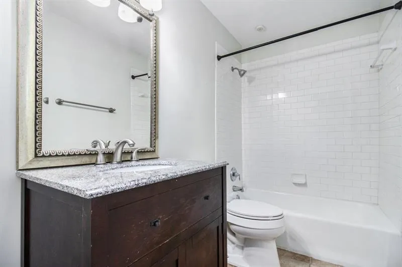 6520 Roswell Road Ne Unit 101, Sandy Springs, Georgia 30328, 2 Bedrooms Bedrooms, ,2 BathroomsBathrooms,Residential,Sold,6520 Roswell Road Ne Unit 101,7390086