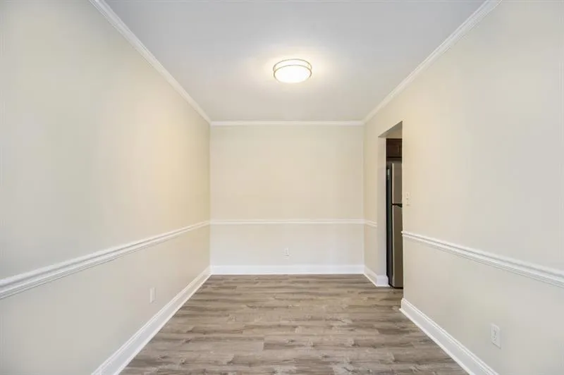 6520 Roswell Road Ne Unit 101, Sandy Springs, Georgia 30328, 2 Bedrooms Bedrooms, ,2 BathroomsBathrooms,Residential,Sold,6520 Roswell Road Ne Unit 101,7390086