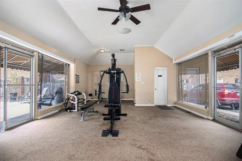 6520 Roswell Road Ne Unit 101, Sandy Springs, Georgia 30328, 2 Bedrooms Bedrooms, ,2 BathroomsBathrooms,Residential,Sold,6520 Roswell Road Ne Unit 101,7390086
