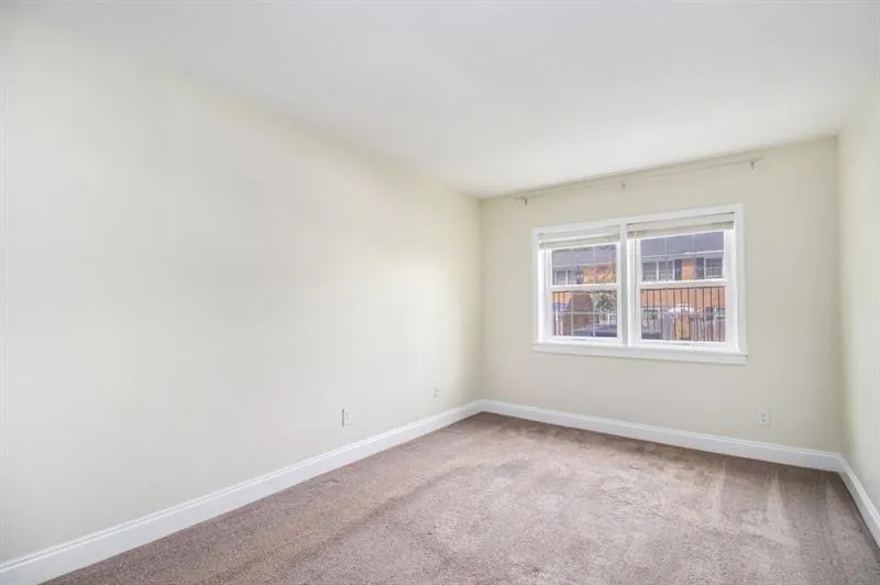 6520 Roswell Road Ne Unit 101, Sandy Springs, Georgia 30328, 2 Bedrooms Bedrooms, ,2 BathroomsBathrooms,Residential,Sold,6520 Roswell Road Ne Unit 101,7390086