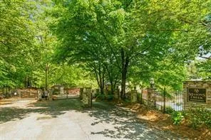 1601 Masons Creek Circle, Sandy Springs, Georgia 30350, 3 Bedrooms Bedrooms, ,2 BathroomsBathrooms,Residential,Sold,1601 Masons Creek Circle,7381453