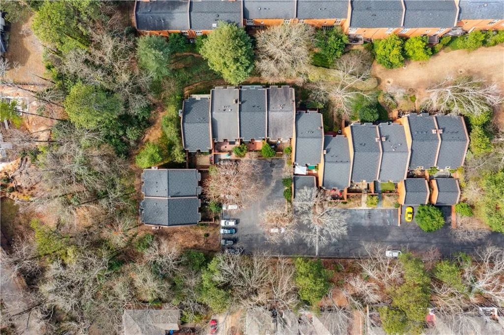 39 Willow Glen Ne, Atlanta, Georgia 30342, 3 Bedrooms Bedrooms, ,3 BathroomsBathrooms,Residential,Sold,39 Willow Glen Ne,7180889