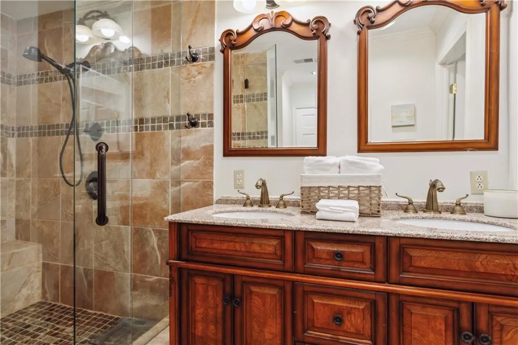 39 Willow Glen Ne, Atlanta, Georgia 30342, 3 Bedrooms Bedrooms, ,3 BathroomsBathrooms,Residential,Sold,39 Willow Glen Ne,7180889