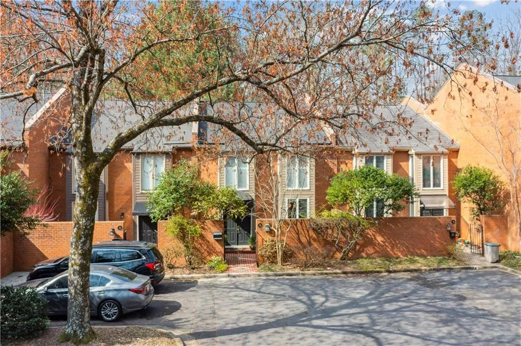 39 Willow Glen Ne, Atlanta, Georgia 30342, 3 Bedrooms Bedrooms, ,3 BathroomsBathrooms,Residential,Sold,39 Willow Glen Ne,7180889