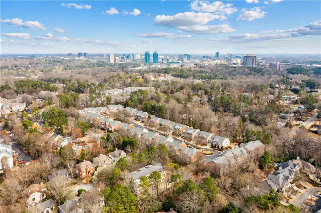 39 Willow Glen Ne, Atlanta, Georgia 30342, 3 Bedrooms Bedrooms, ,3 BathroomsBathrooms,Residential,Sold,39 Willow Glen Ne,7180889