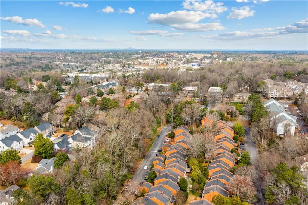 39 Willow Glen Ne, Atlanta, Georgia 30342, 3 Bedrooms Bedrooms, ,3 BathroomsBathrooms,Residential,Sold,39 Willow Glen Ne,7180889