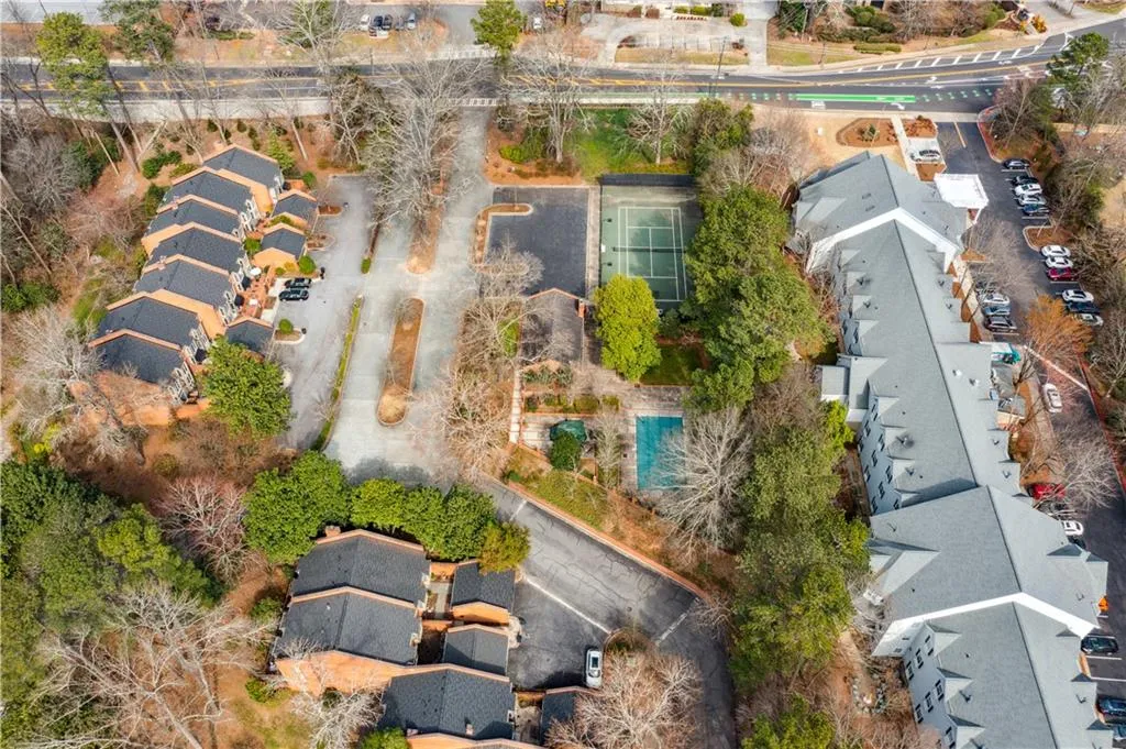 39 Willow Glen Ne, Atlanta, Georgia 30342, 3 Bedrooms Bedrooms, ,3 BathroomsBathrooms,Residential,Sold,39 Willow Glen Ne,7180889