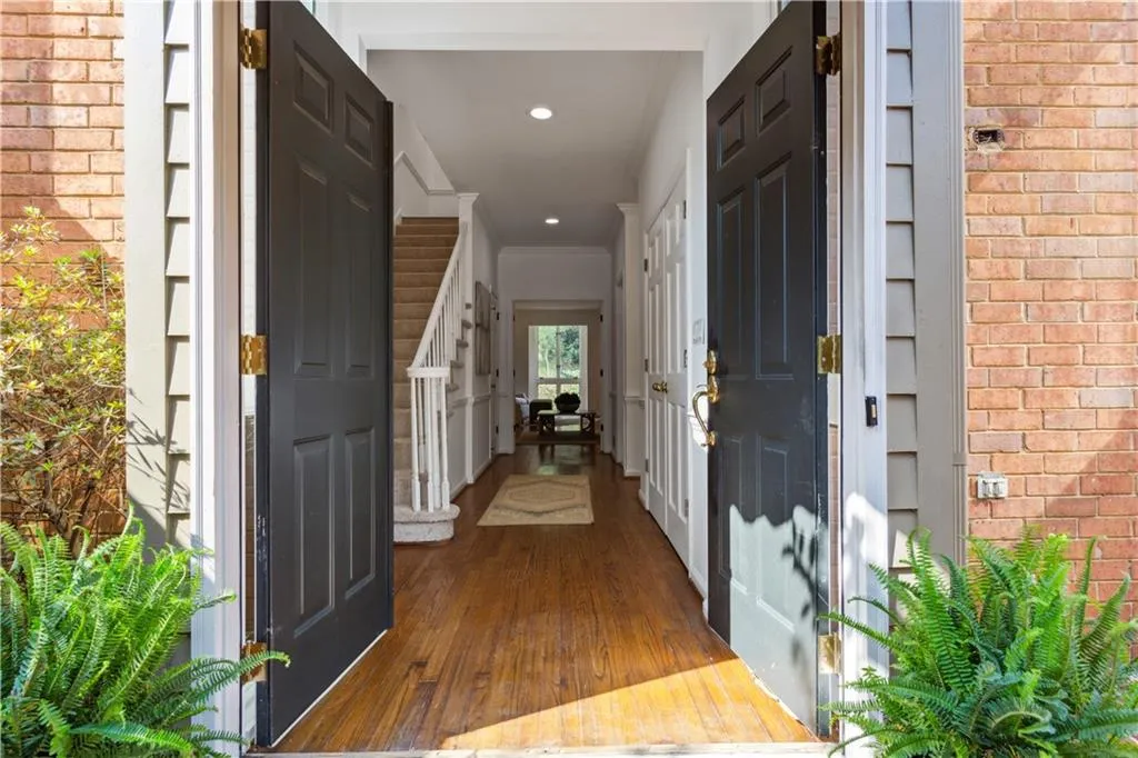 39 Willow Glen Ne, Atlanta, Georgia 30342, 3 Bedrooms Bedrooms, ,3 BathroomsBathrooms,Residential,Sold,39 Willow Glen Ne,7180889