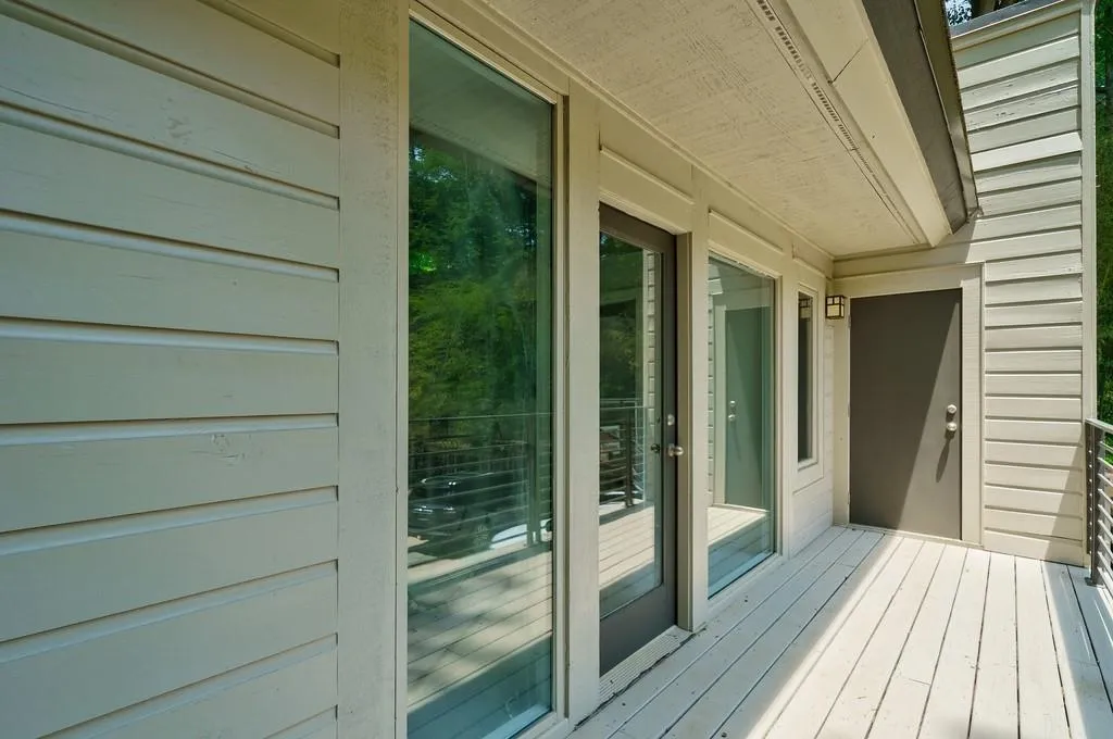 465 Hillside Drive Nw, Atlanta, Georgia 30342, 5 Bedrooms Bedrooms, ,4 BathroomsBathrooms,Residential,For Sale,465 Hillside Drive Nw,7657057