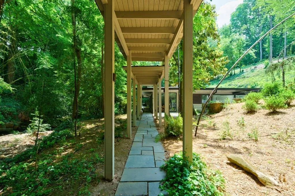 465 Hillside Drive Nw, Atlanta, Georgia 30342, 5 Bedrooms Bedrooms, ,4 BathroomsBathrooms,Residential,For Sale,465 Hillside Drive Nw,7657057