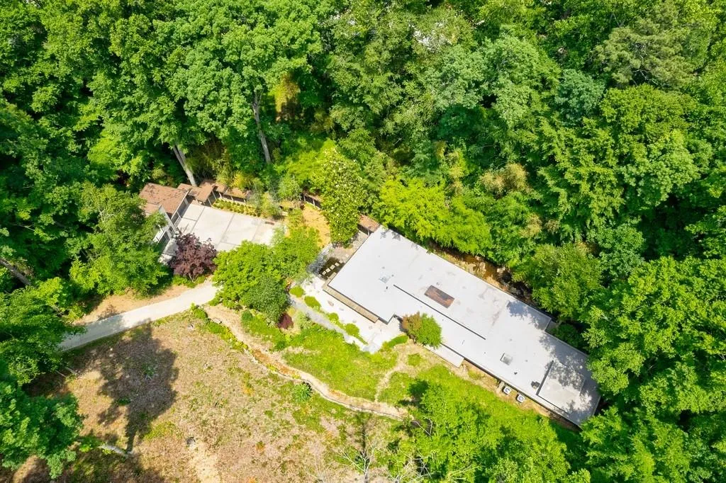 465 Hillside Drive Nw, Atlanta, Georgia 30342, 5 Bedrooms Bedrooms, ,4 BathroomsBathrooms,Residential,For Sale,465 Hillside Drive Nw,7657057