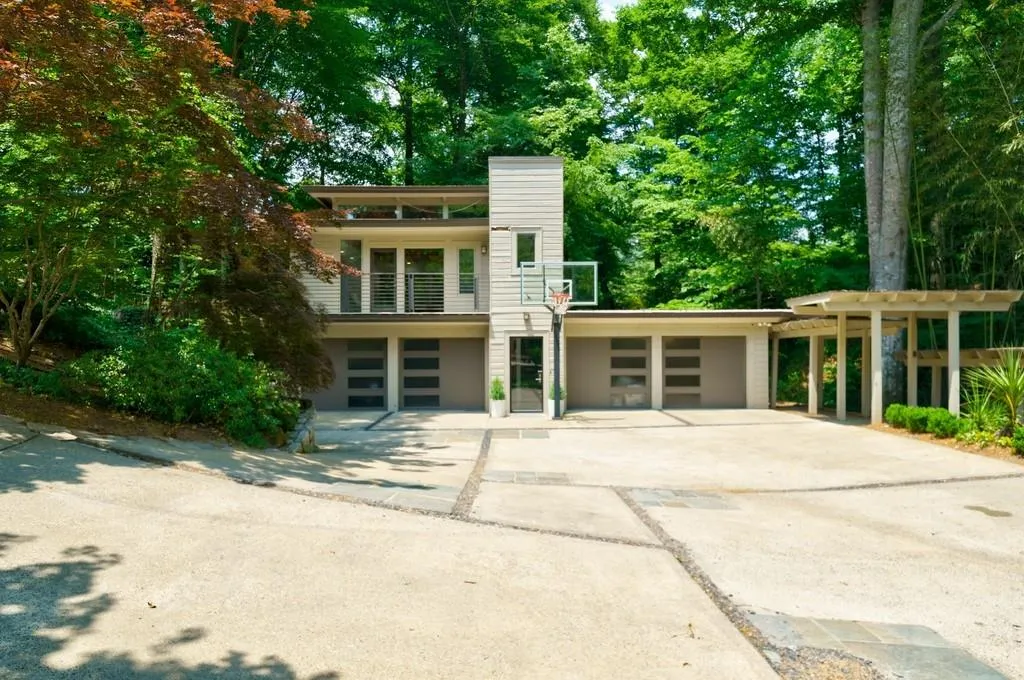 465 Hillside Drive Nw, Atlanta, Georgia 30342, 5 Bedrooms Bedrooms, ,4 BathroomsBathrooms,Residential,For Sale,465 Hillside Drive Nw,7657057