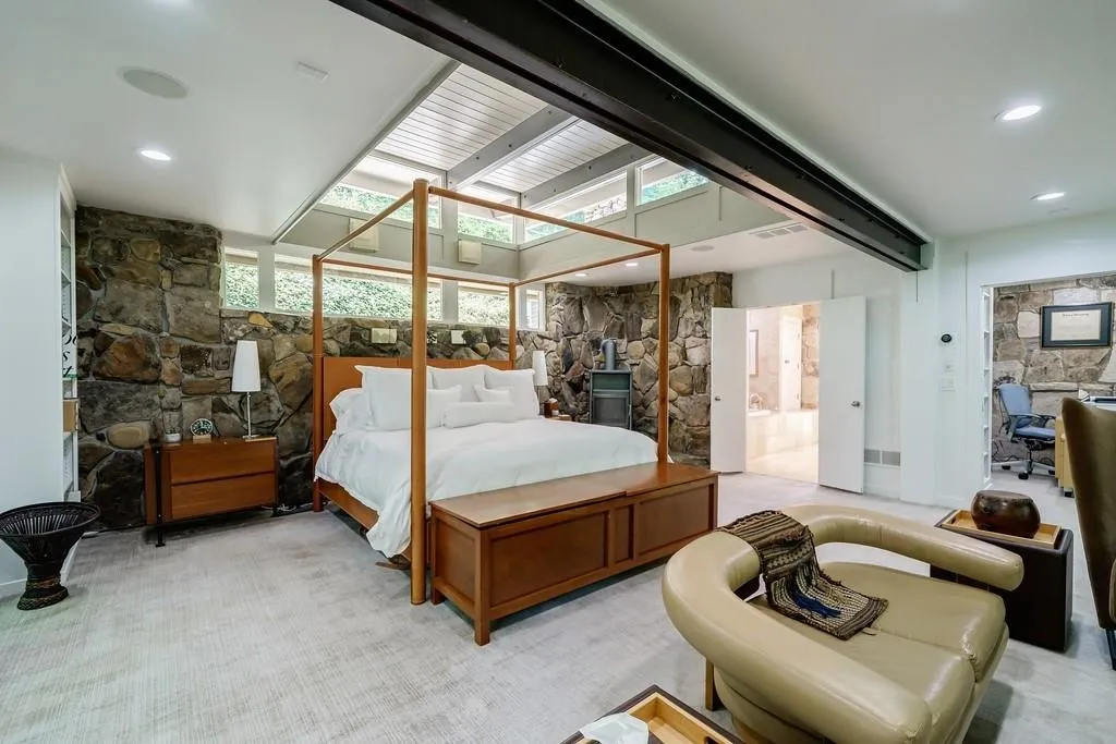 465 Hillside Drive Nw, Atlanta, Georgia 30342, 5 Bedrooms Bedrooms, ,4 BathroomsBathrooms,Residential,For Sale,465 Hillside Drive Nw,7657057