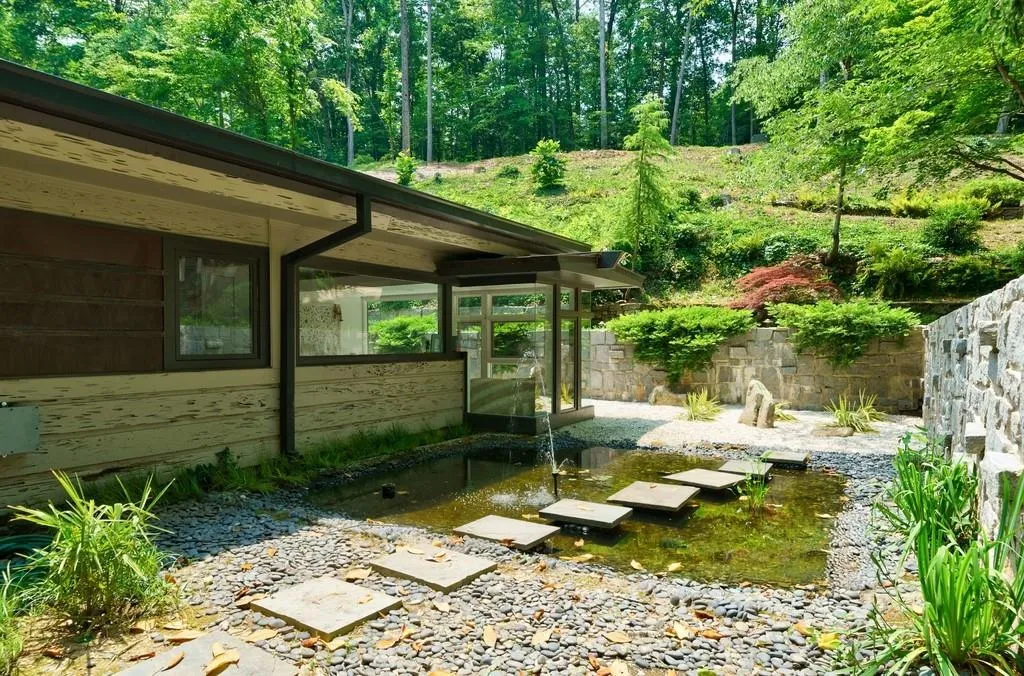 465 Hillside Drive Nw, Atlanta, Georgia 30342, 5 Bedrooms Bedrooms, ,4 BathroomsBathrooms,Residential,For Sale,465 Hillside Drive Nw,7657057