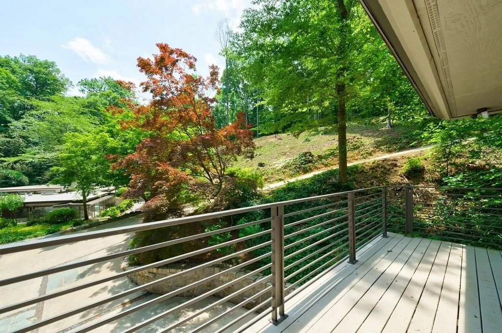 465 Hillside Drive Nw, Atlanta, Georgia 30342, 5 Bedrooms Bedrooms, ,4 BathroomsBathrooms,Residential,For Sale,465 Hillside Drive Nw,7657057
