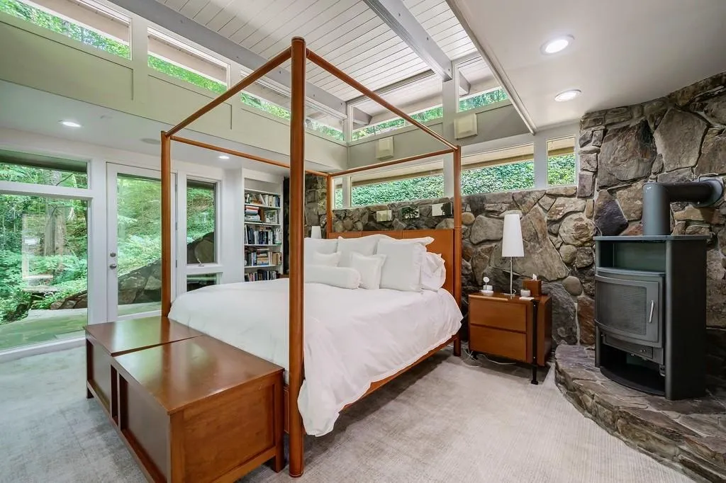 465 Hillside Drive Nw, Atlanta, Georgia 30342, 5 Bedrooms Bedrooms, ,4 BathroomsBathrooms,Residential,For Sale,465 Hillside Drive Nw,7657057