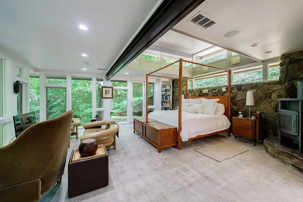 465 Hillside Drive Nw, Atlanta, Georgia 30342, 5 Bedrooms Bedrooms, ,4 BathroomsBathrooms,Residential,For Sale,465 Hillside Drive Nw,7657057