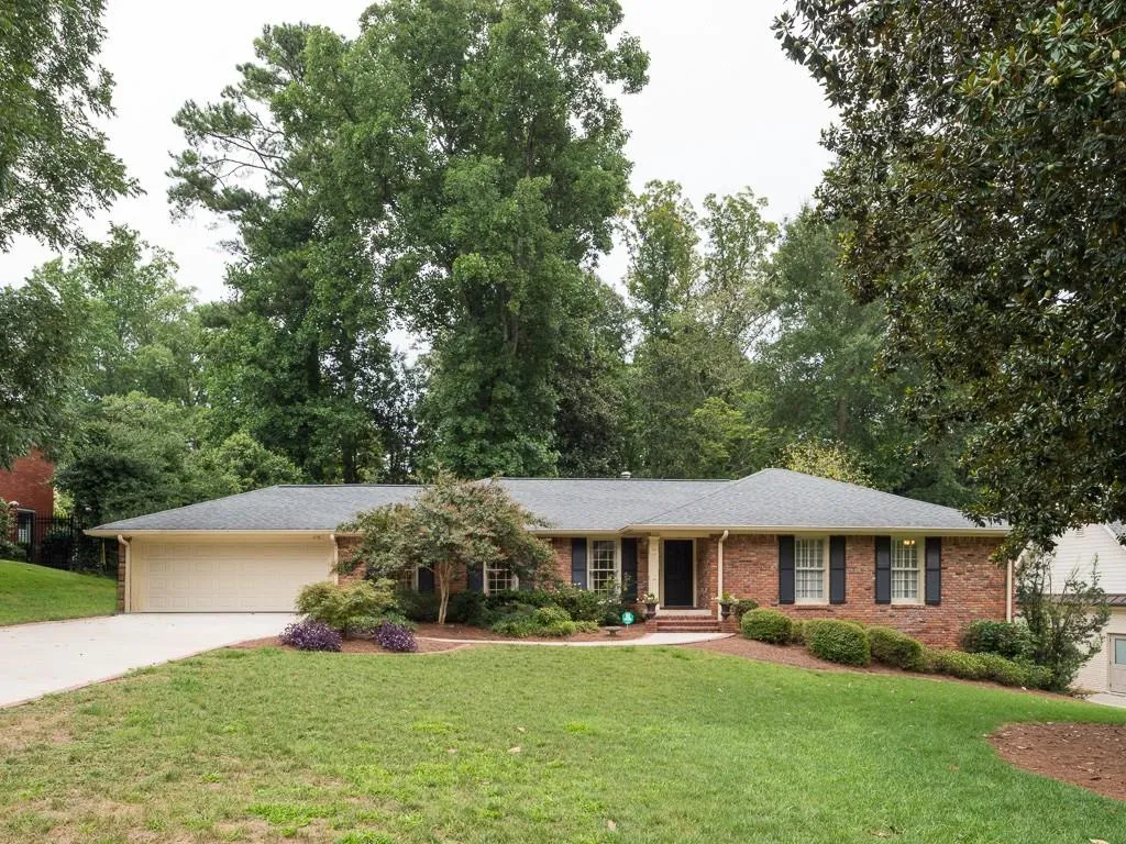 4795 Cherrywood Lane, Atlanta, Georgia 30342, 6 Bedrooms Bedrooms, ,3 BathroomsBathrooms,Residential,Sold,4795 Cherrywood Lane,5889351
