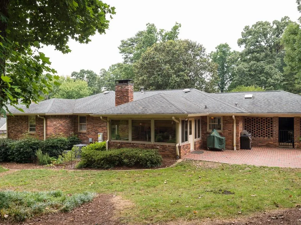 4795 Cherrywood Lane, Atlanta, Georgia 30342, 6 Bedrooms Bedrooms, ,3 BathroomsBathrooms,Residential,Sold,4795 Cherrywood Lane,5889351