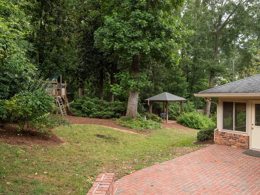 4795 Cherrywood Lane, Atlanta, Georgia 30342, 6 Bedrooms Bedrooms, ,3 BathroomsBathrooms,Residential,Sold,4795 Cherrywood Lane,5889351