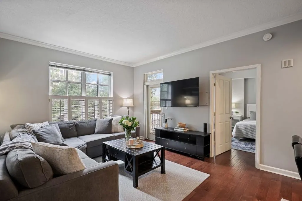 1101 Juniper Street Unit 219, Atlanta, Georgia 30309, 2 Bedrooms Bedrooms, ,2 BathroomsBathrooms,Residential,For Sale,1101 Juniper Street Unit 219,7638326